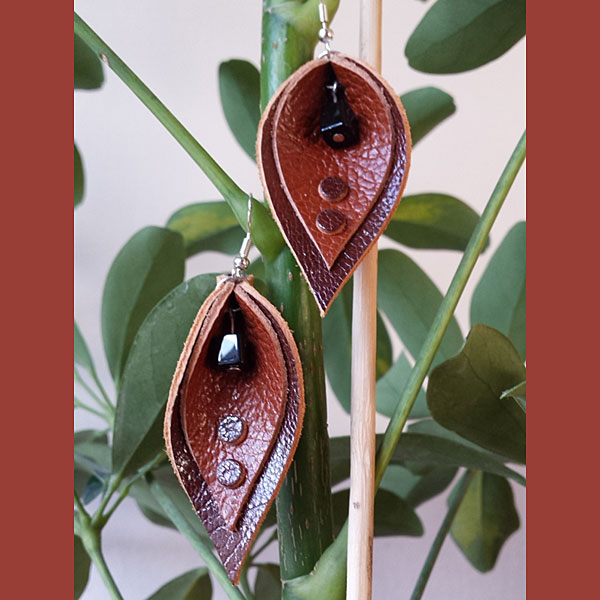 3 drops of leather hanging earrings